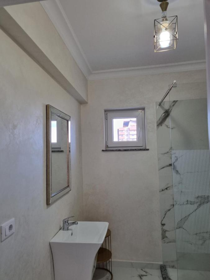 Tesa Boutique Hotel Târgu Neamţ Bagian luar foto