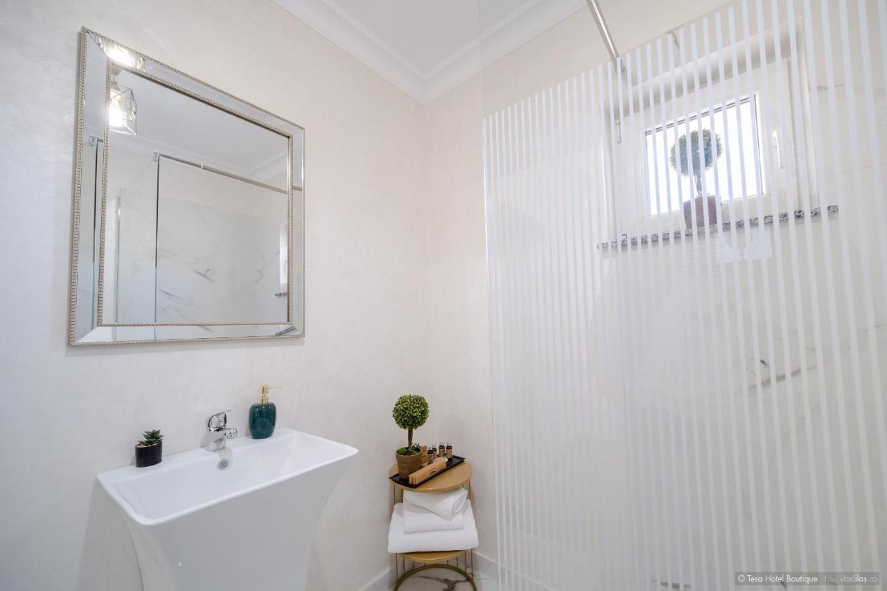 Tesa Boutique Hotel Târgu Neamţ Bagian luar foto
