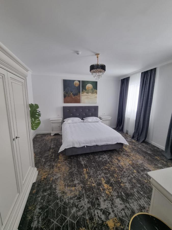 Tesa Boutique Hotel Târgu Neamţ Bagian luar foto